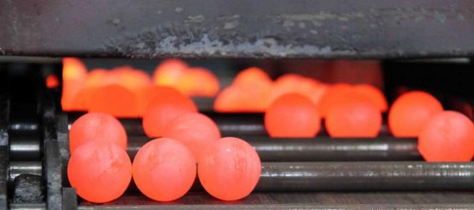 Preço de fábrica 30mm 50mm 100mm Moagem de bolas de mineração Forjado bola de aço para moinho de bolas 2