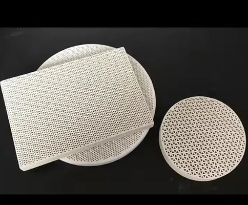 Alta resistência 50-200 mm Cordierite Porosa Infravermelha Honeycomb Plate Cerâmica Para Resistência ao Choque Térmico do queimador