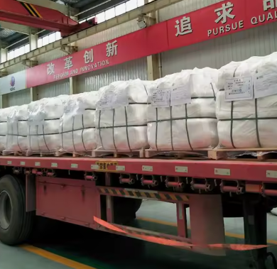 Materiais de forro refratário Castable da alumina alta do baixo cimento da resistência de erosão 65% 75% Al2o3 para a fornalha de arco elétrico